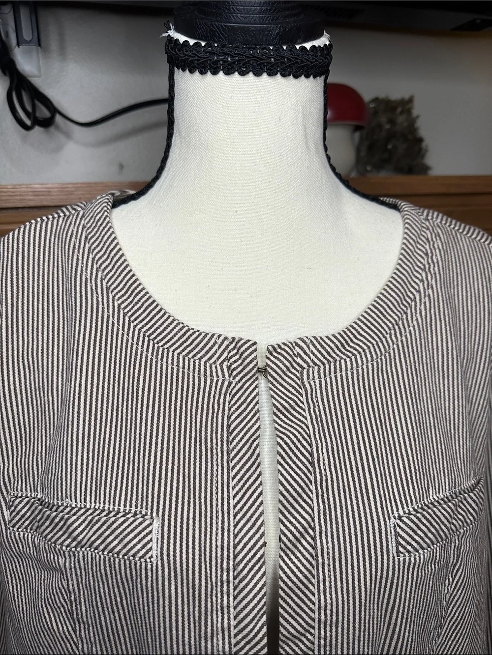 Brown & White Striped Jacket 3/4 Split Sleeve Hook & Eye Closure Size 1X